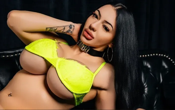 OnlyFans cuenta queenobscene13 header 2