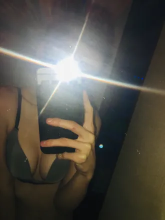 OnlyFans cuenta goldenrose754 header 2