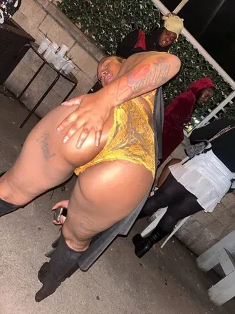 OnlyFans cuenta yayalovesfreaks avatar 1