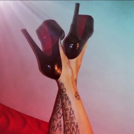 OnlyFans cuenta f33tfetish.satori header 2