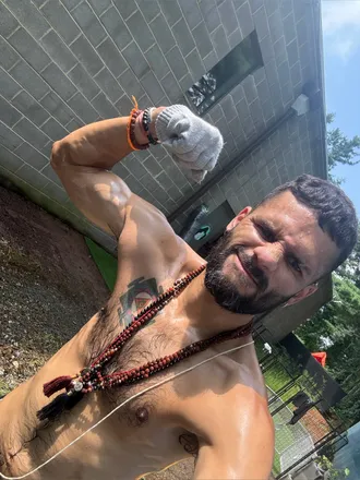 OnlyFans account  xbigenough4mostx header 2