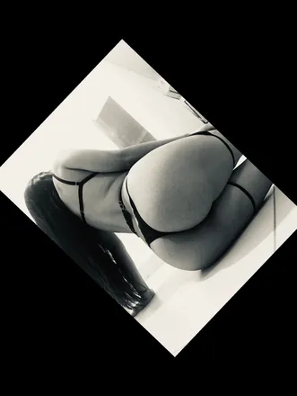 OnlyFans cuenta moniicam header 2