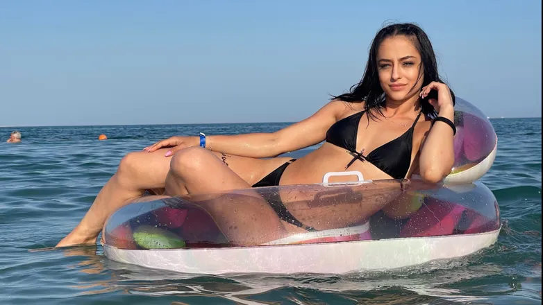 OnlyFans cuenta aniriirinaamd header 2