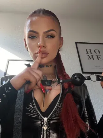 OnlyFans cuenta mrsfindom avatar 1