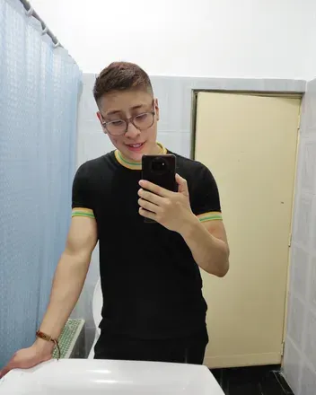 OnlyFans account  luiscoro avatar 1