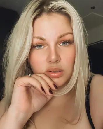 OnlyFans cuenta laurenhannahpell header 2