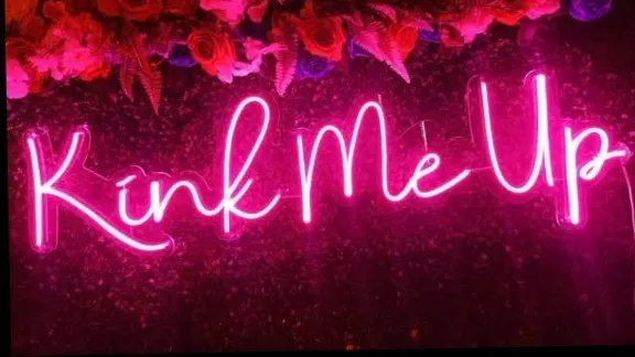 OnlyFans cuenta softandpeachy header 2