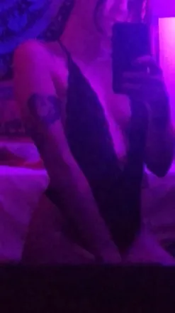 OnlyFans cuenta moonsideboob header 2