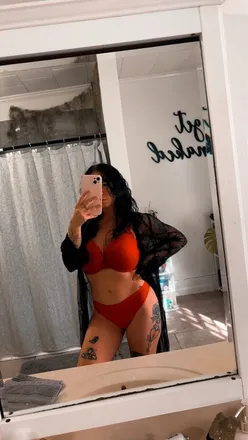 OnlyFans account  sunnyvibez143 avatar 1