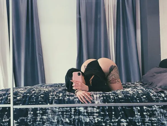 OnlyFans cuenta ale_twerk header 2