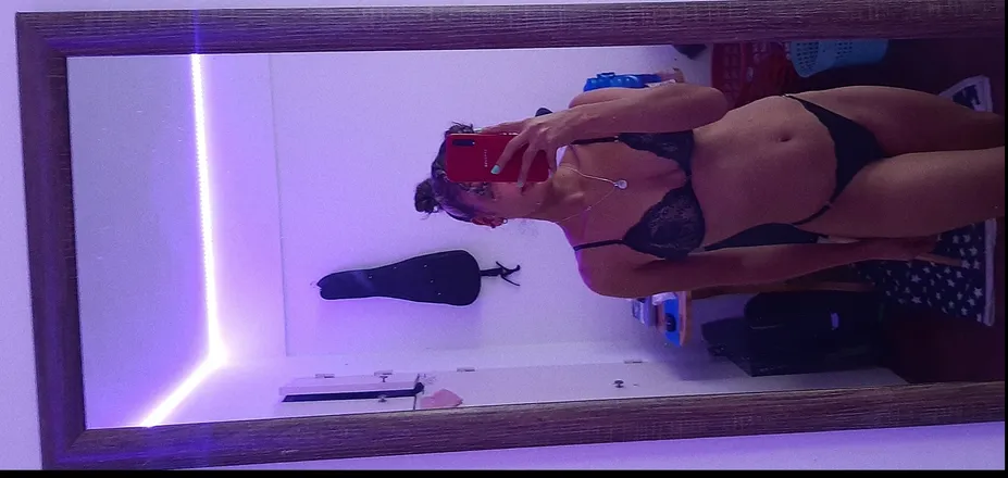 OnlyFans cuenta tara2 header 2