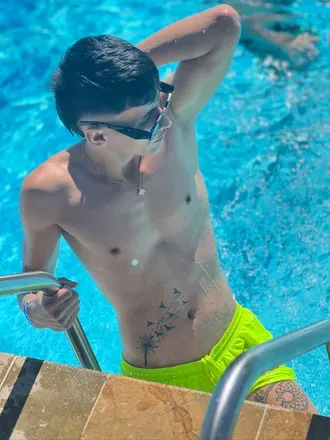 OnlyFans cuenta adrianhot20201 avatar 1