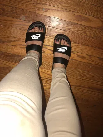 OnlyFans cuenta pretty_little_feet86 header 2