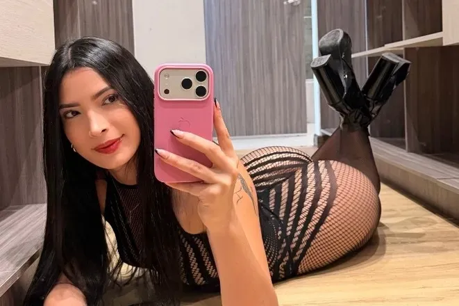 OnlyFans account  jennpinzon header 2