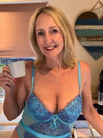 OnlyFans cuenta maturesexyemily avatar 1