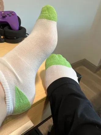 OnlyFans cuenta feet_pics_lola99 header 2