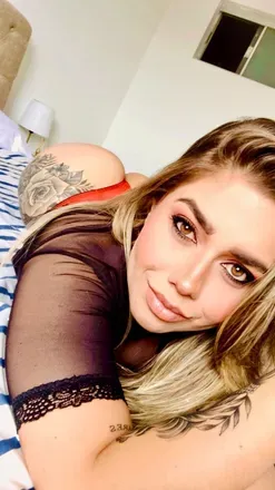 OnlyFans cuenta paulaucker header 2