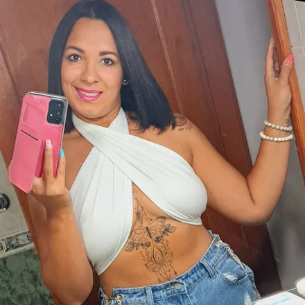 OnlyFans cuenta yesenia_more header 2