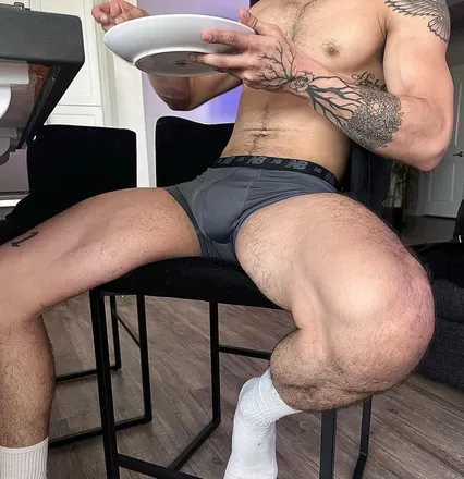 OnlyFans cuenta hotboy111 header 2
