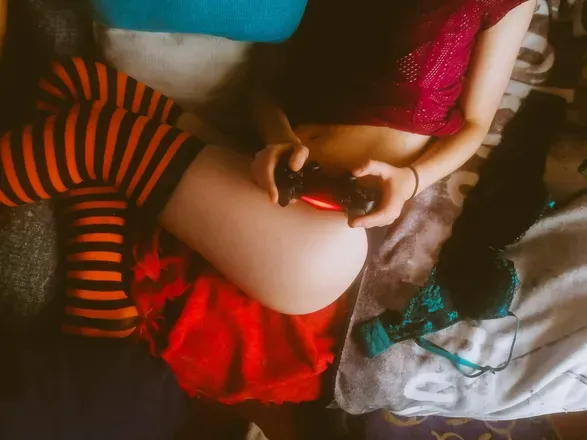 OnlyFans cuenta hollybentover header 2