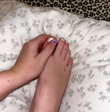 OnlyFans cuenta littlemisspeachyxoxo header 2