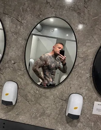 OnlyFans cuenta justmejulian avatar 1