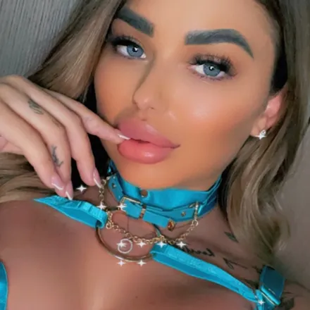 OnlyFans cuenta curvytattoedgoddess header 2