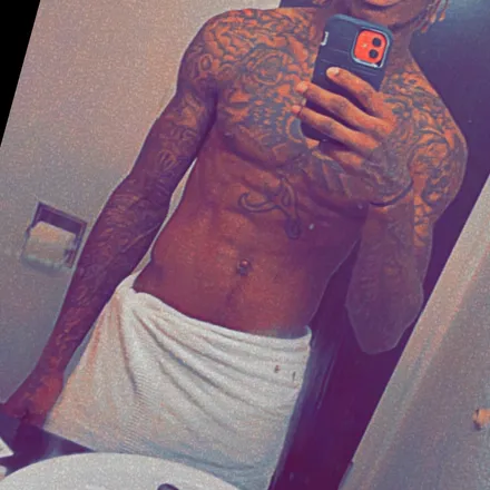 OnlyFans cuenta roxkstarotto header 2