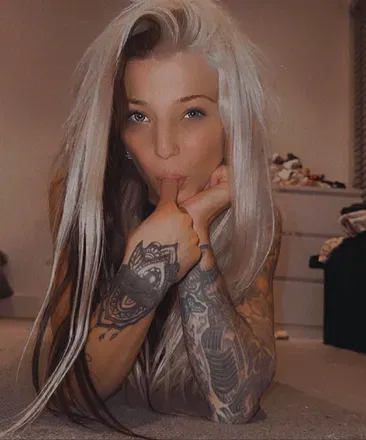 OnlyFans cuenta inkedprincess1 header 2
