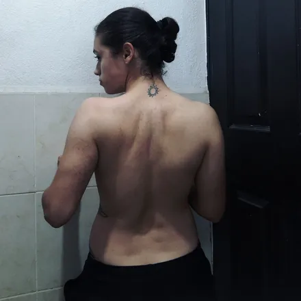 OnlyFans cuenta lauraacaamila header 2