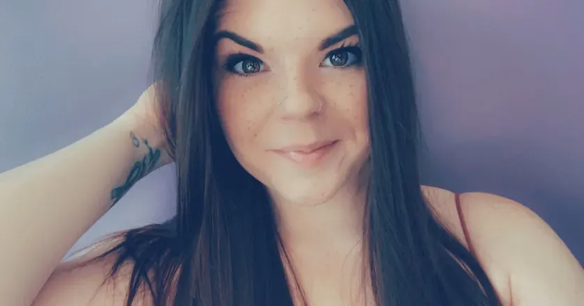 OnlyFans cuenta freckledbrunette avatar 1