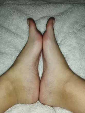 OnlyFans cuenta feetgirl_28 header 2