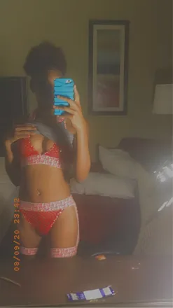OnlyFans cuenta honeyyiana header 2