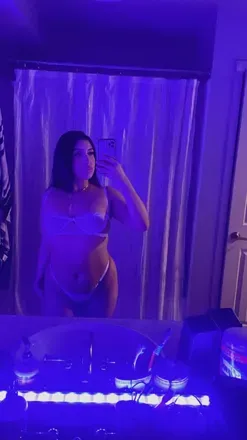 OnlyFans cuenta lovelybellaaaaaa avatar 1