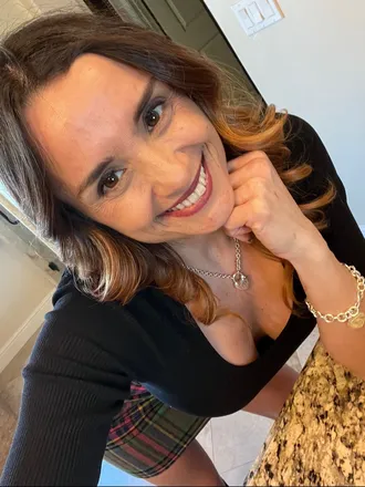 OnlyFans cuenta angelvixenmom header 2