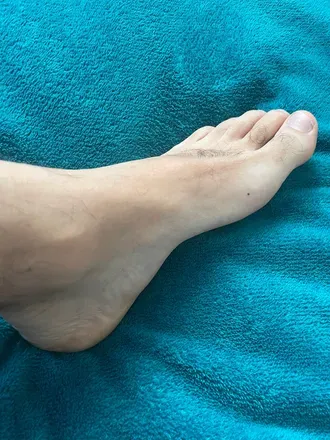OnlyFans cuenta kingfeetbare avatar 1