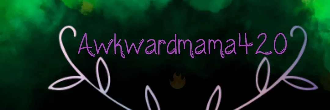 OnlyFans cuenta awkmama420 header 2