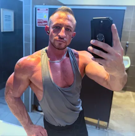 OnlyFans account  boybrooksx avatar 1