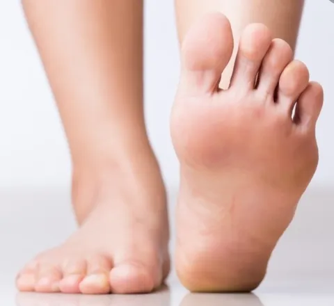 OnlyFans cuenta feetfirstfet header 2