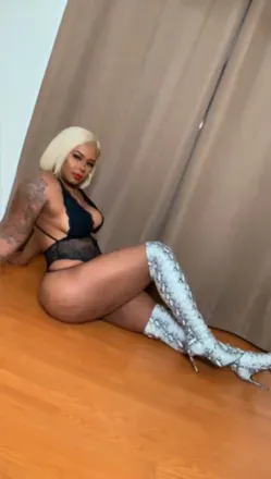 OnlyFans account  tskandilong avatar 1