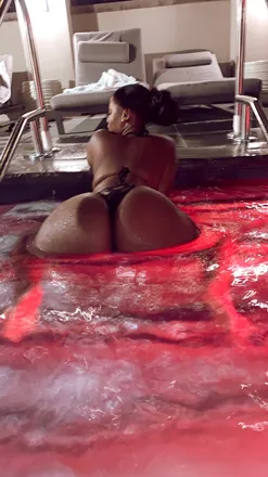 OnlyFans cuenta nailaychanel header 2
