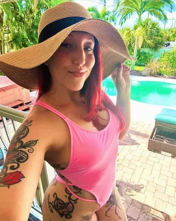 OnlyFans cuenta scarlet_peach avatar 1