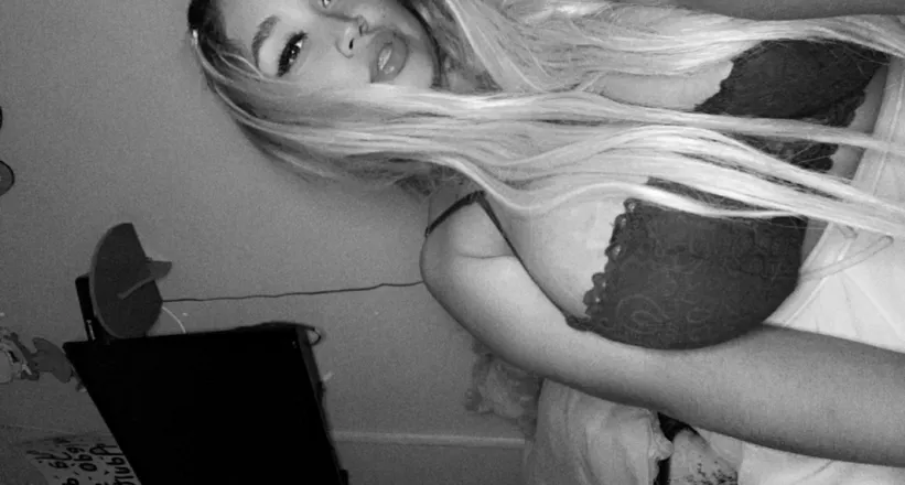 OnlyFans account  tufavorita000 header 2