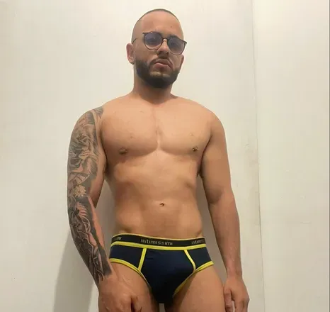 OnlyFans account  esanches8 header 2