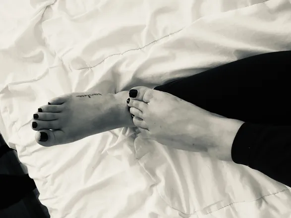 OnlyFans cuenta sexyladyfeetpictures header 2