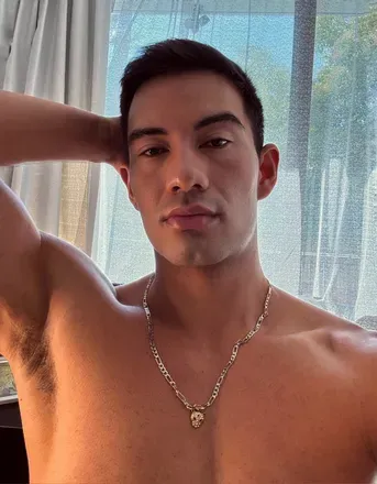 OnlyFans cuenta alejandroer0218 avatar 1