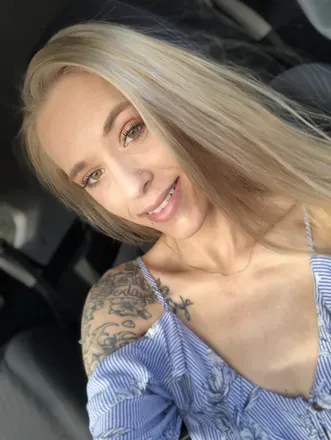 OnlyFans cuenta daisydukes1218 header 2