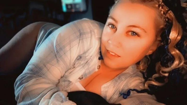OnlyFans cuenta moistmistress header 2