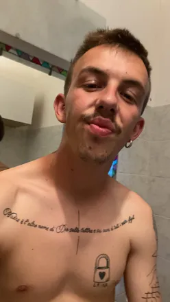 OnlyFans account  migosh1998 header 2
