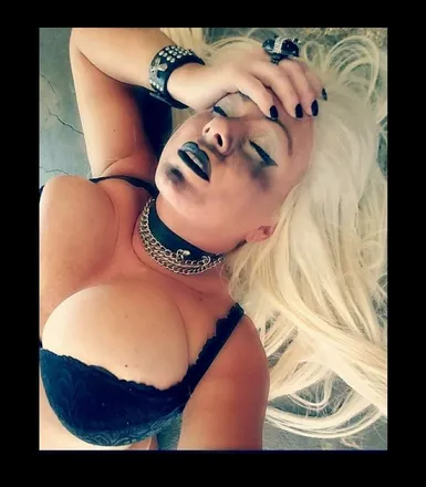 OnlyFans cuenta blondemob header 2
